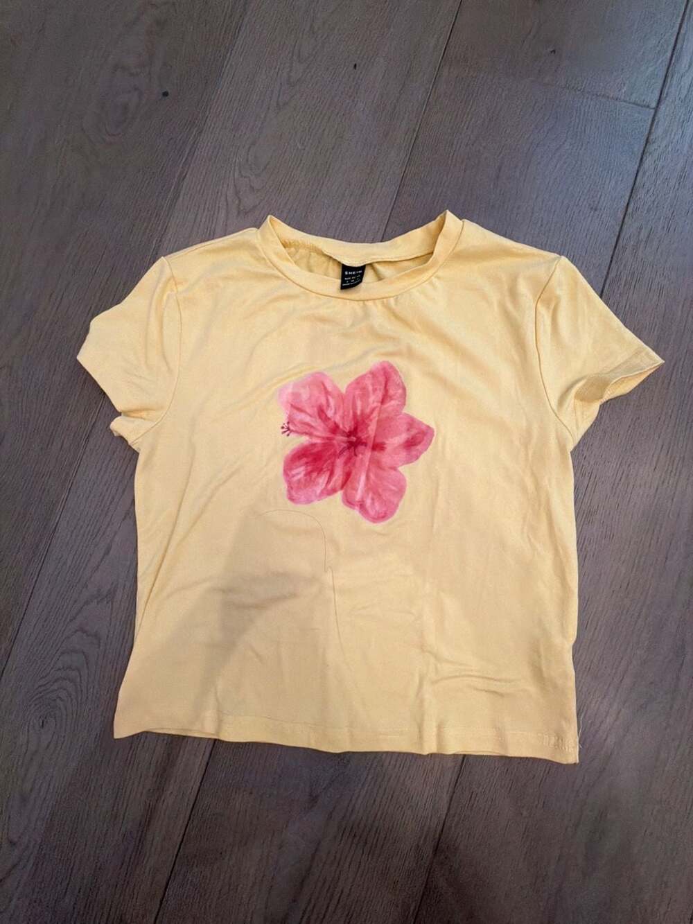 SHEIN Yellow Hibiscus Flower Graphic T-Shirt Size S